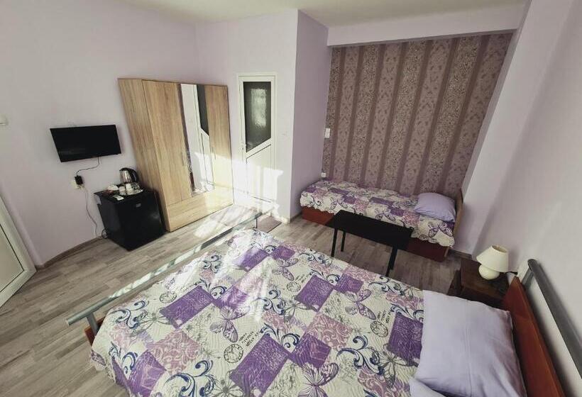 Номер Стандарт, Fema Guest House