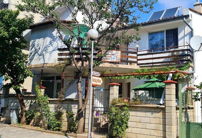 Семейный Номер, Fema Guest House