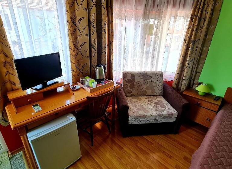 Семейный Номер, Fema Guest House