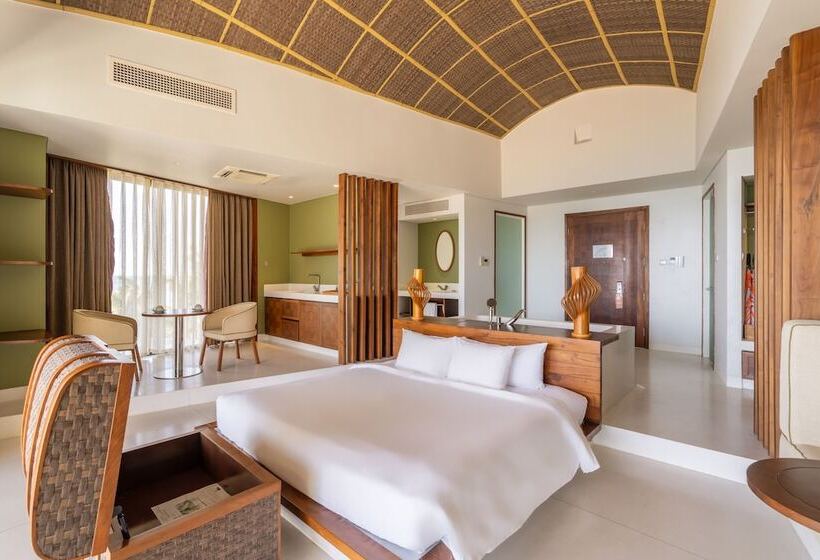 Deluxe Suite Sea View, The Shells Resort & Spa  Phu Quoc