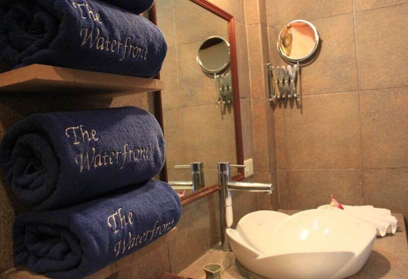 بانگلوی لوکس, The Waterfront Hotel At Fishermans Village