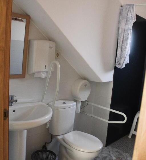 Кровать в Общей Комнате, Albergue Alto Da Pena Exclusive For Pilgrims