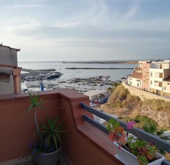 آپارتمان 1 خوابه با تراس, By The Sea