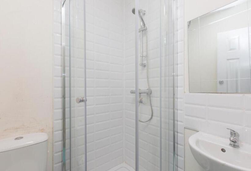 اتاق استاندارد یک تخته با سرویس بهداشتی مشترک, Townhouse @ Edleston Road Crewe