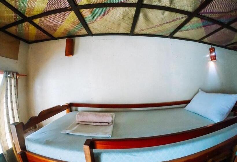 Номер Стандарт Четырехместный Совместный Санузел, Pescador View   Beach Resort & Restaurant