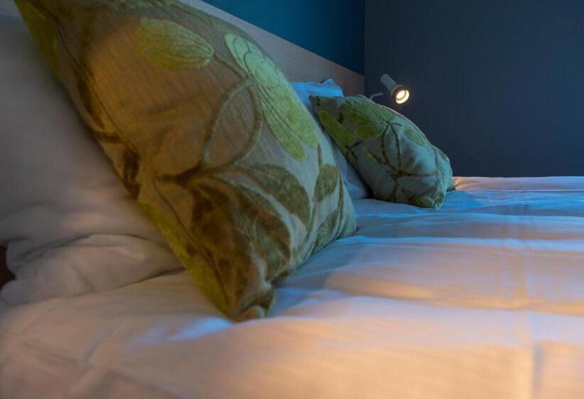 标准三人间, Fast Hotel Svolvær