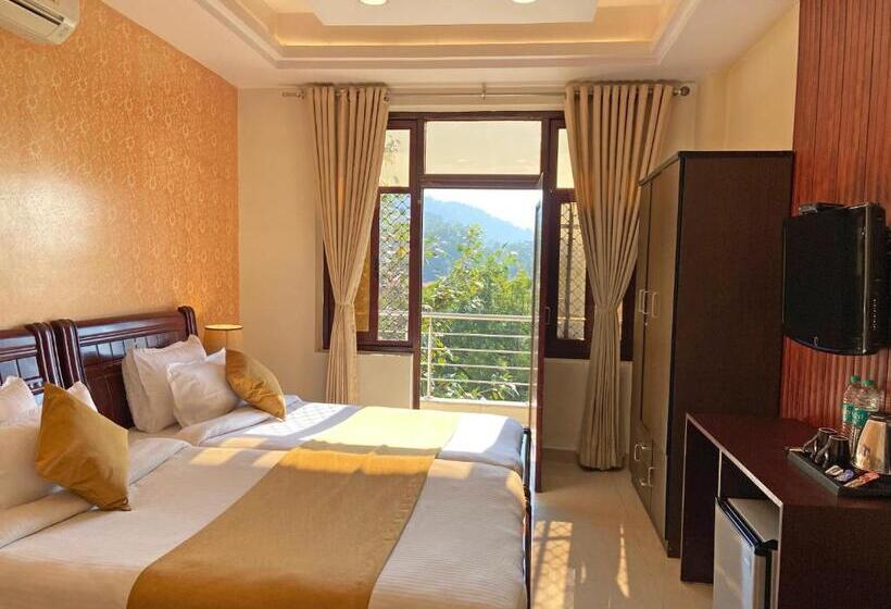 اتاق سوپریور با چشم‌انداز باغ, Nirvana Palace Rishikesh