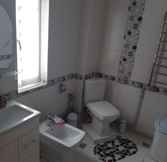 Дом 3 Спальни, у ані