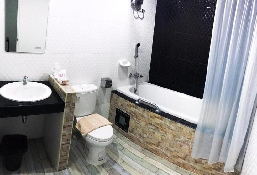스위트, The Icon Service Apartment