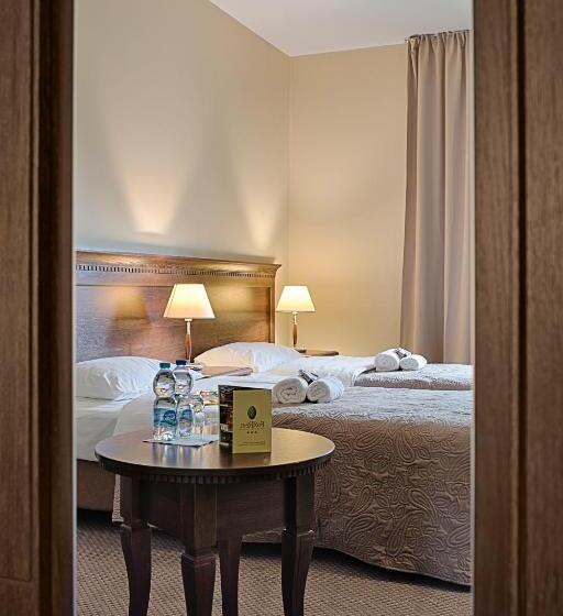 Номер Комфорт, Forrest Hotel & Restaurant