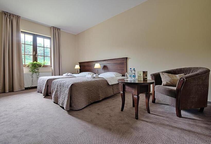 コンフォートルーム, Forrest Hotel & Restaurant