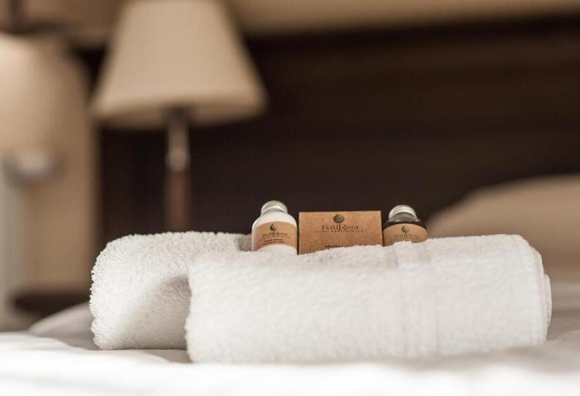 コンフォートルーム, Forrest Hotel & Restaurant