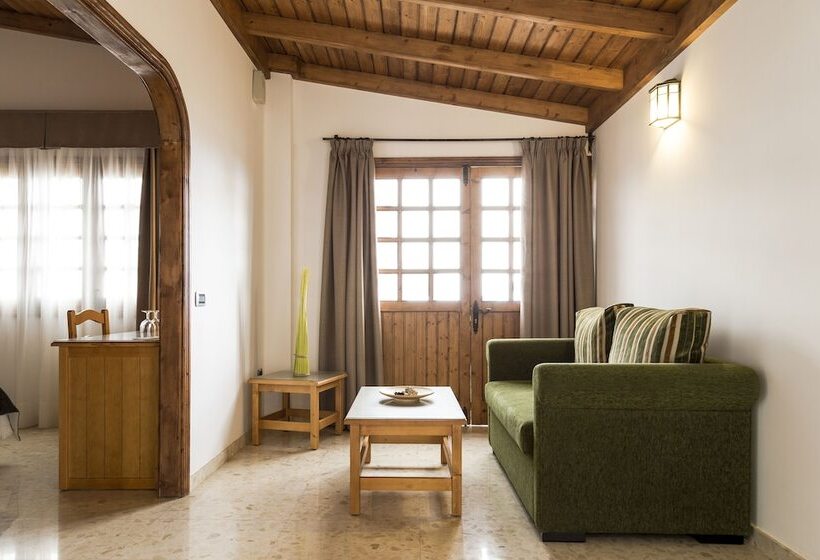 جناح جونيور, Melva Suite