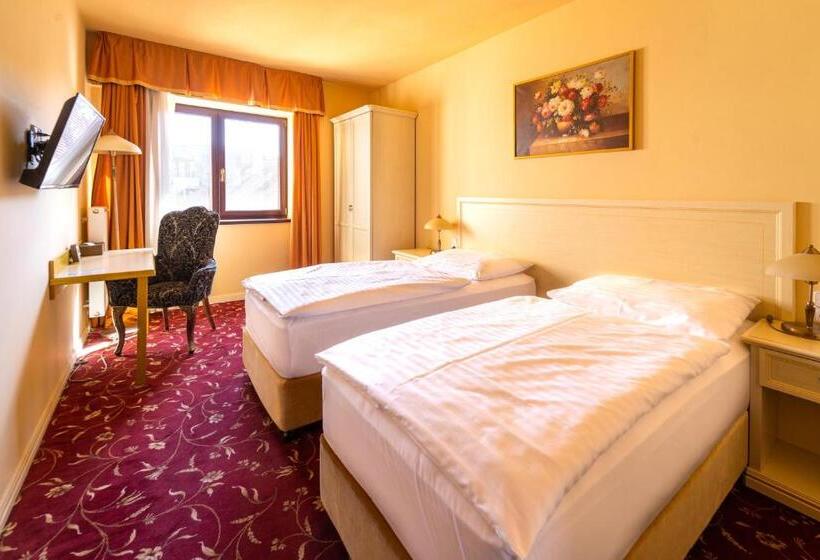 舒适三人间, Spa Hotel Vita