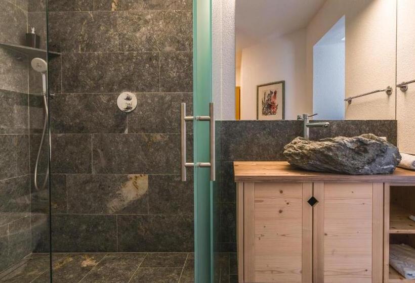 带大床的标准间, Mineralienhotel Natznerhof