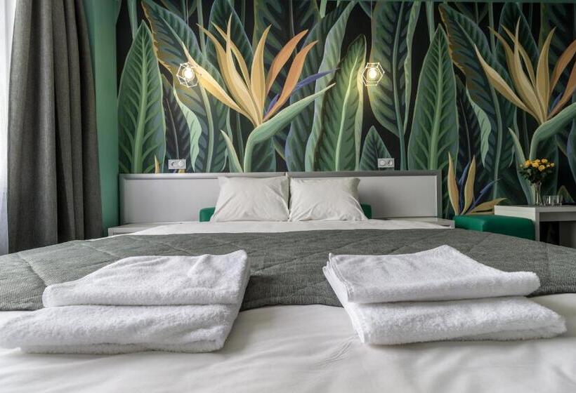 جناح جونيور سوبريور, Art Hotel Palma