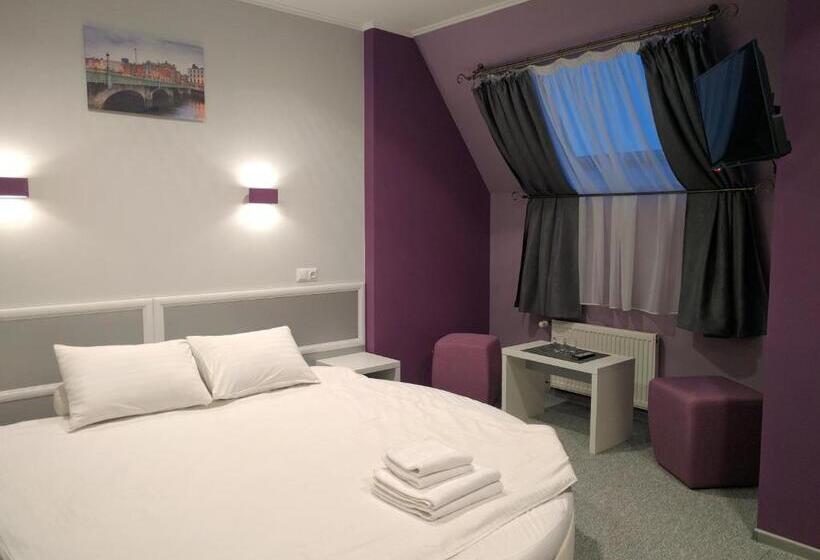 جناح جونيور سوبريور, Art Hotel Palma