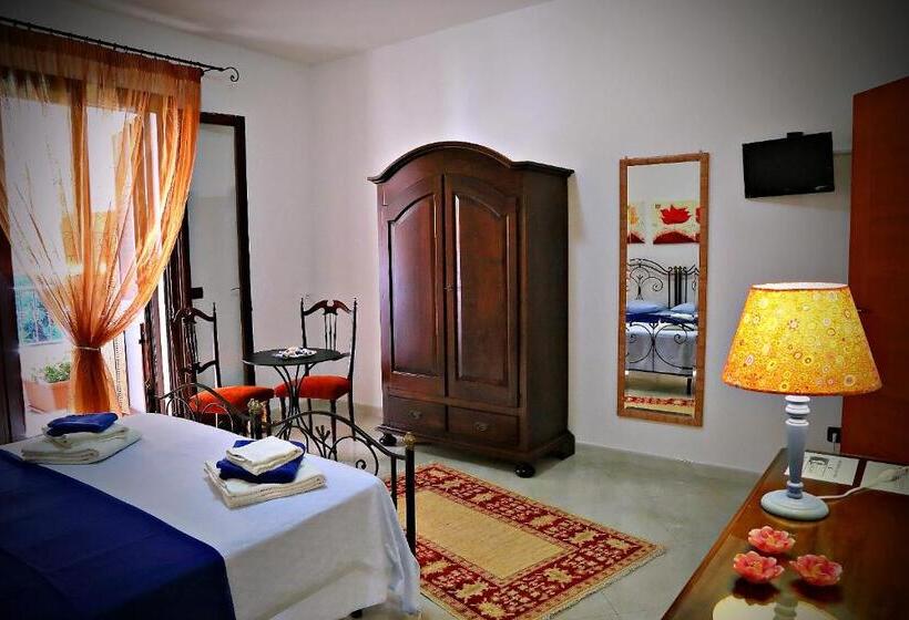 Трехместный Номер Стандарт с Балконом, B&b L Orizzonte