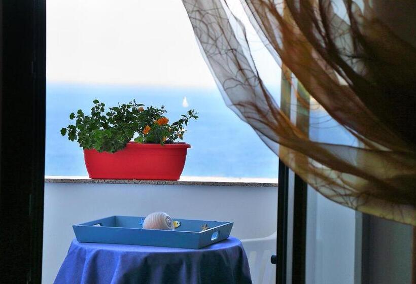 Triple Room Sea View, B&b L Orizzonte