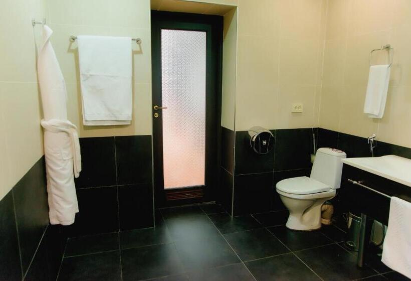 اتاق لوکس خانوادگی, Sapar Standart