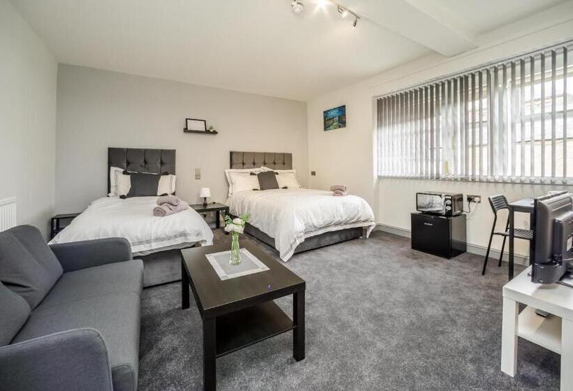 Трехместный Номер Deluxe, Huddersfield Central Lodge