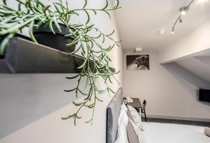 Трехместный Номер Deluxe, Huddersfield Central Lodge