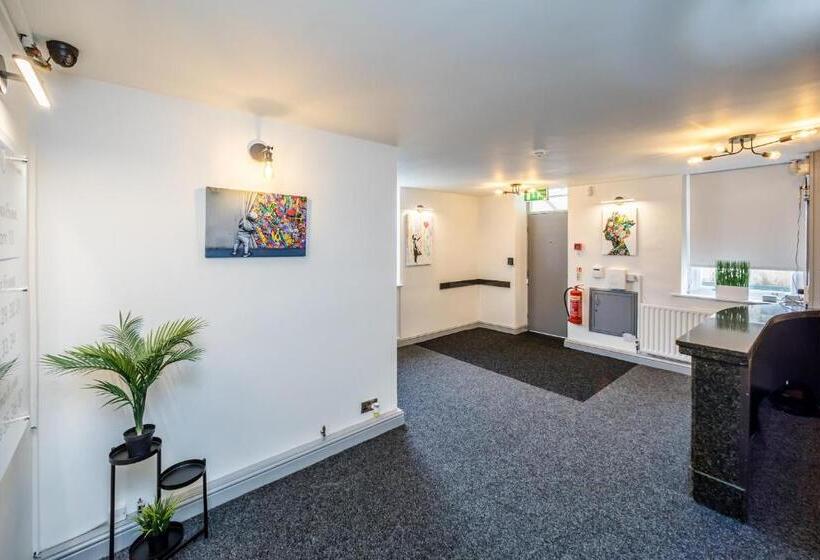 Трехместный Номер Deluxe, Huddersfield Central Lodge