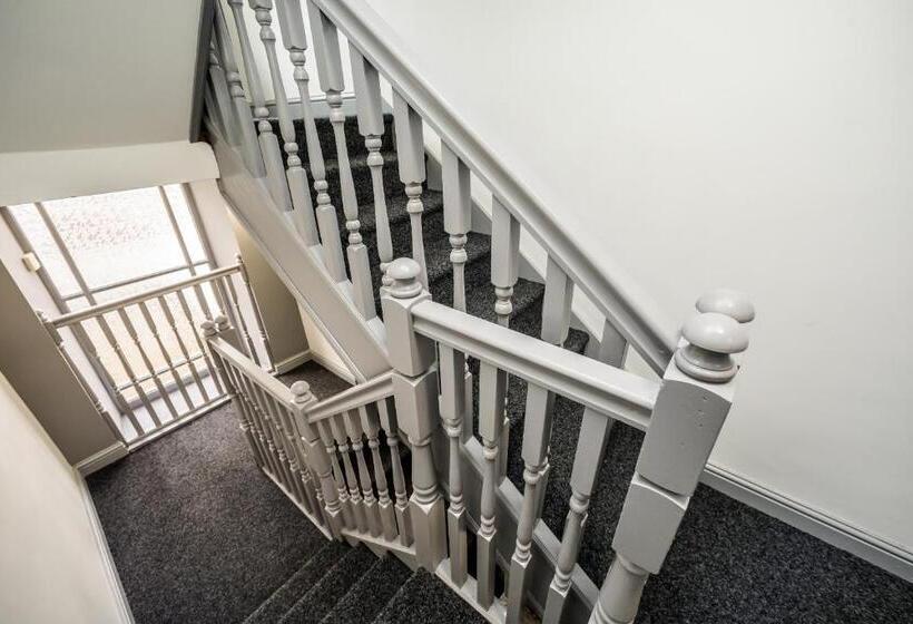 Номер Стандарт, Huddersfield Central Lodge