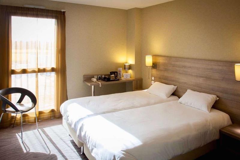 Номер Стандарт, Kyriad Auray