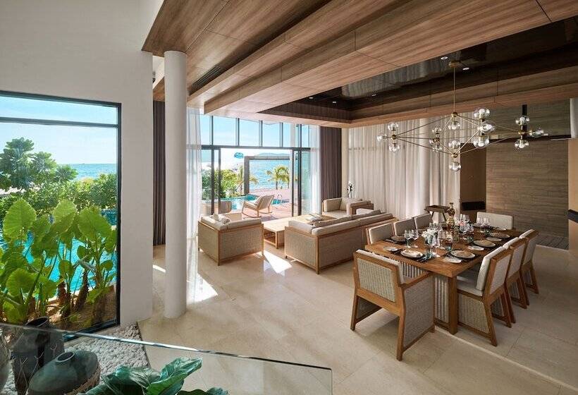 Вилла 3 Спальни, Parkroyal Langkawi Resort