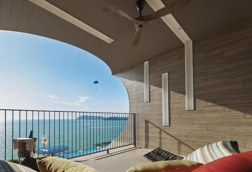 Люкс Deluxe Вид на Море, Parkroyal Langkawi Resort