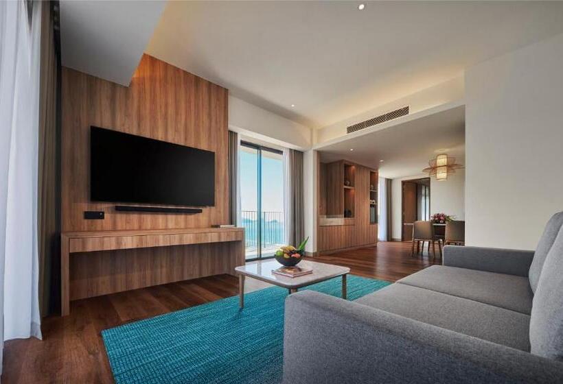 Люкс Deluxe Вид на Море, Parkroyal Langkawi Resort