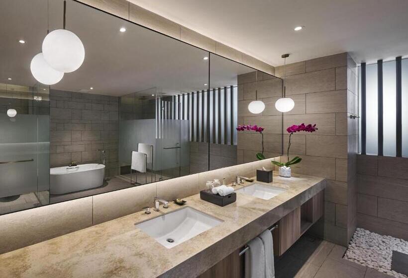 Номер Премиум, Parkroyal Langkawi Resort