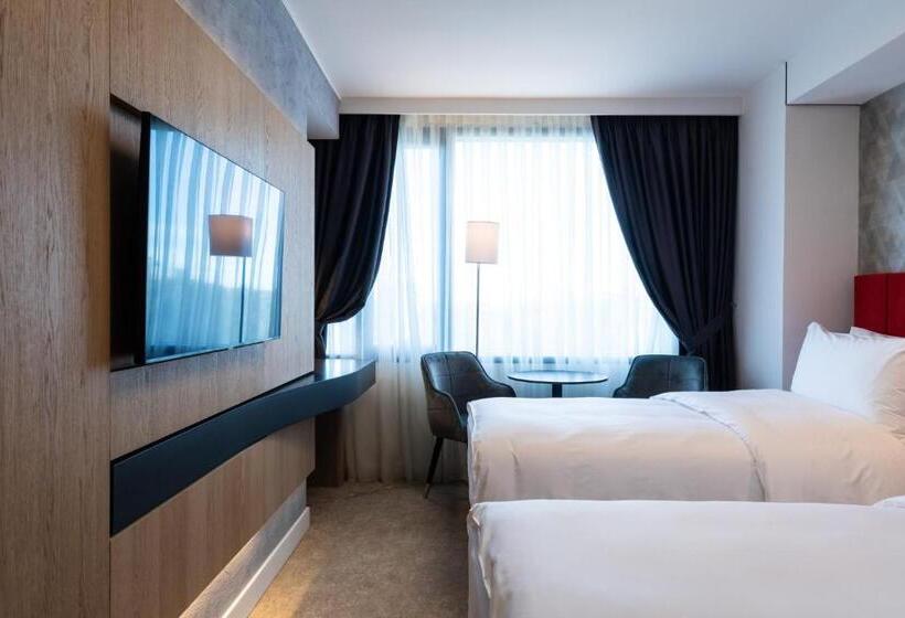 Номер Стандарт, Ramada By Wyndham Slatina Parc