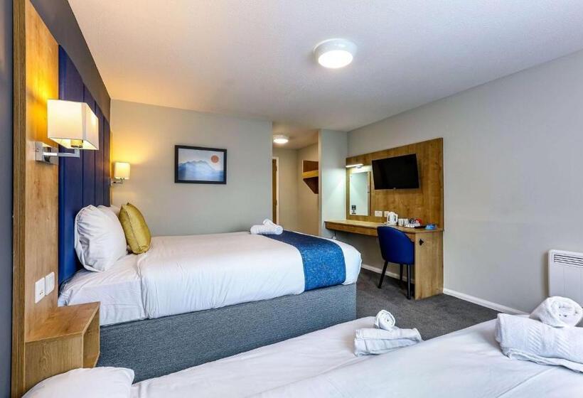 Семейный Номер, Days Inn Warwick Northbound M40