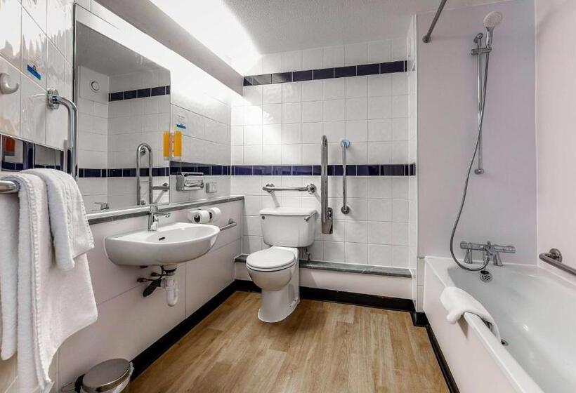 Номер Стандарт Адаптированный для Инвалидов, Days Inn Warwick Northbound M40