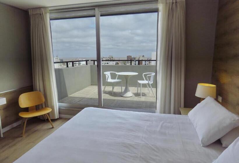 Номер Deluxe с Балконом, Smart Hotel Montevideo