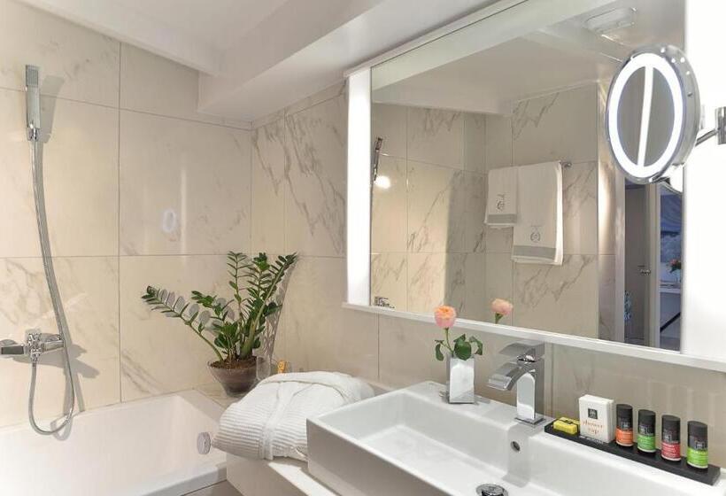 Люкс Superior, TRYP by Wyndham Corfu Dassia
