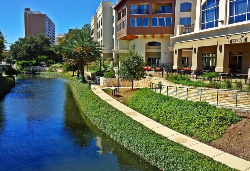 디럭스 스위트, Sol Cypress, San Antonio, A Tribute Portfolio