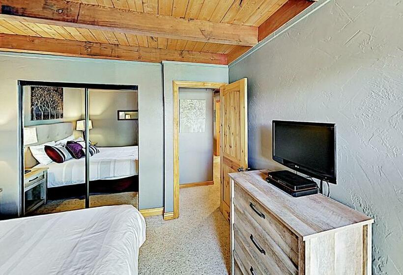 침실 2개 아파트, Treehouse Condo Unit H202