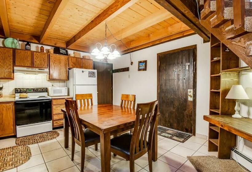 침실 2개 아파트, Treehouse Condo Unit H202