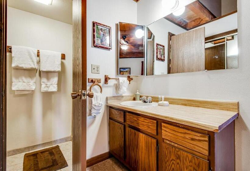 침실 2개 아파트, Treehouse Condo Unit H202