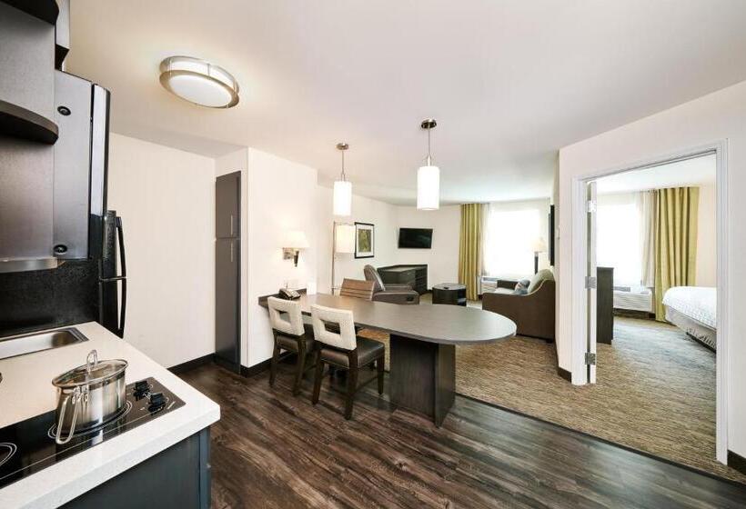 带大床的套房, Candlewood Suites Columbus Northeast, An Ihg