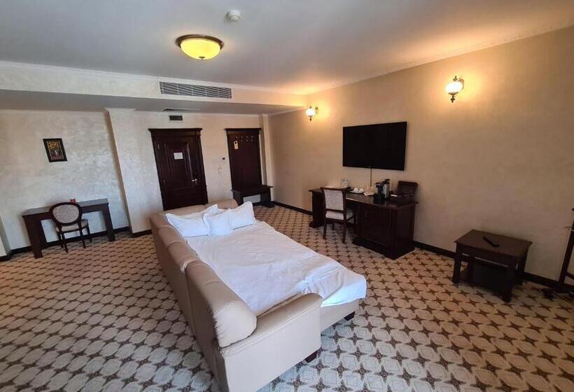 Люкс Deluxe Кровать Кинг, Golden House