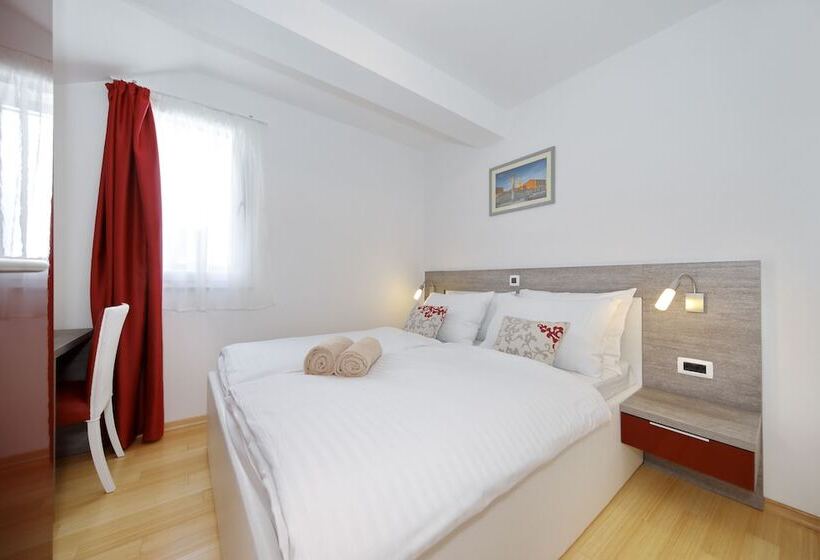 2 베드룸 컴포트 아파트, Sunnyside Apartments Petrčane