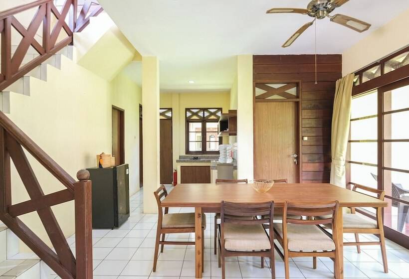 Дом 4 Спальни, Mutiara Carita Cottages