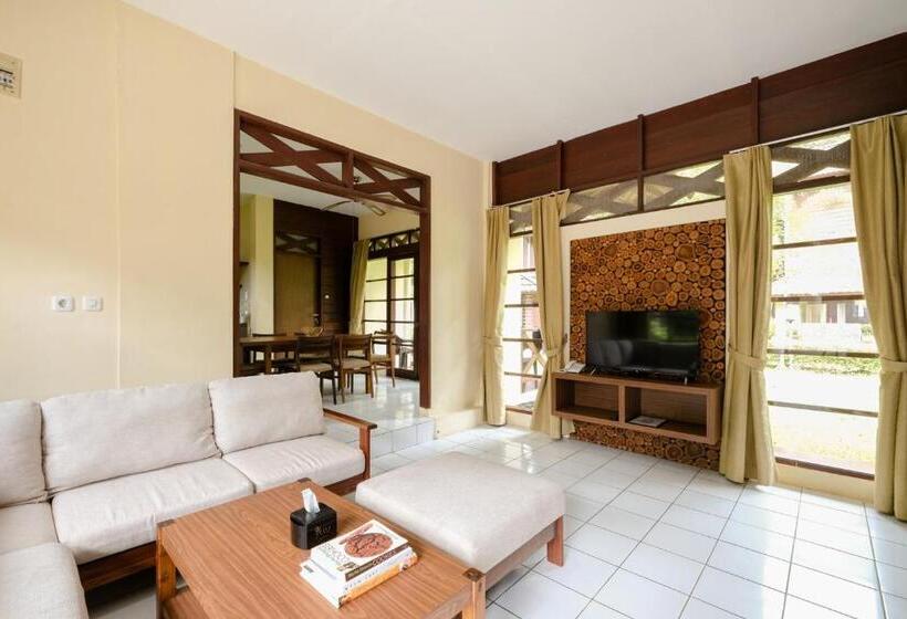 Дом 4 Спальни, Mutiara Carita Cottages