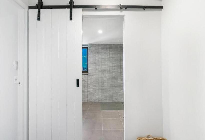آپارتمان سوپریور 2 خوابه, Surfers Century Oceanside Apartments