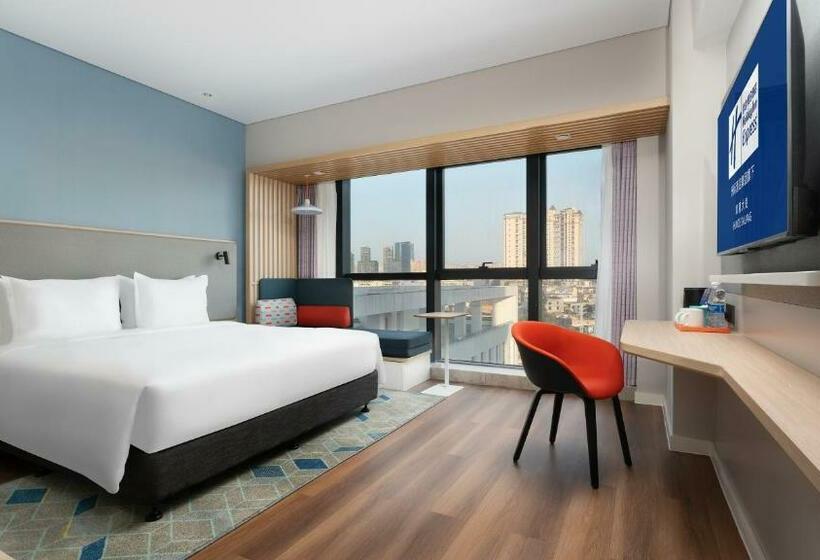 适合残疾人士使用的带超级大床的标准间, Holiday Inn Express Shunde Daliang, An Ihg