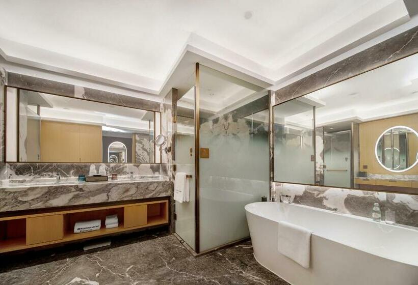 Номер Executive Кровать Кинг, Wyndham Grand Zhaoqing Downtown